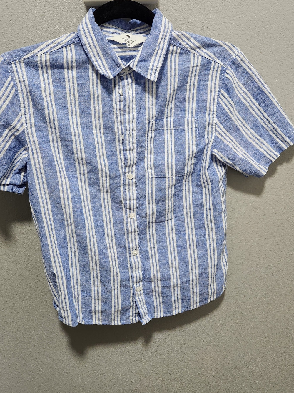 H&M Light Blue and White Vertical Stripe Short-Sleeve Button-Down Shirt